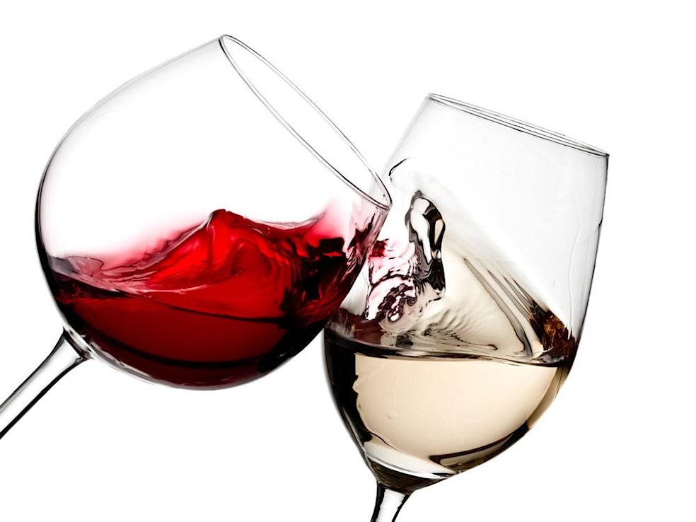 A glass of wine? 干杯!